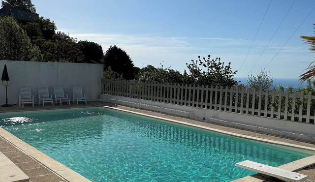 Maison Contemporaine Entre mer et Montagnes