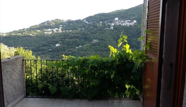 Maison T3 Dans Unhameau Calme vue mer et Montagne