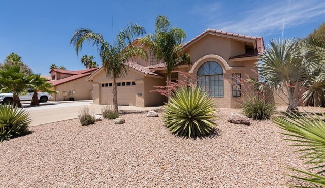 Majestic Villa/Heated Pool/Wifi/Work Station/Golf