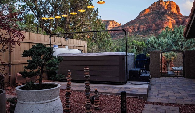 Mammoth Rock Lodge-New Family Home REMODELED, 2 Hot Tubs & Game Room