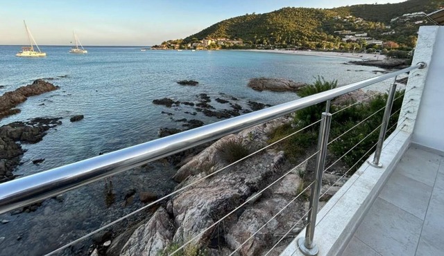 Mare Turchinu Magnifique Appartement Pieds Dans L'eau Tarcu Terrasse sur la mer