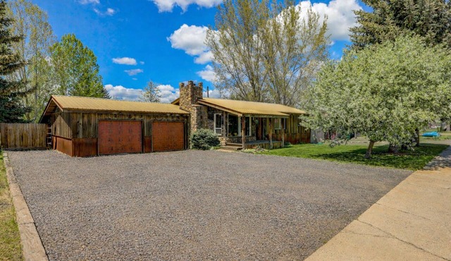 Meadows Valley Retreat - Pet-friendly home with fire pit, large fenced yard, and trailer parking.