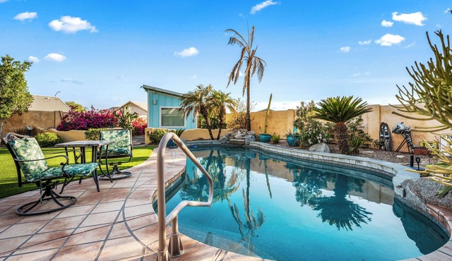 Mesa Desert Oasis Pool Grill