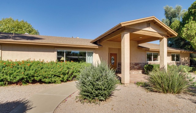 Mesa Retreat: Pool, Hot Tub & Yard Near Downtown