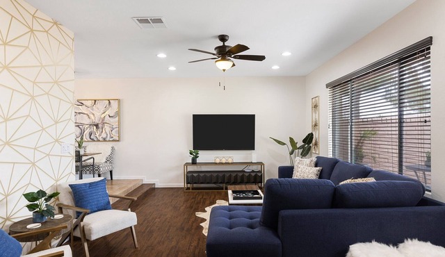 Mid-Century Glam | Private Pool & Spa | Putting Green | Bocce