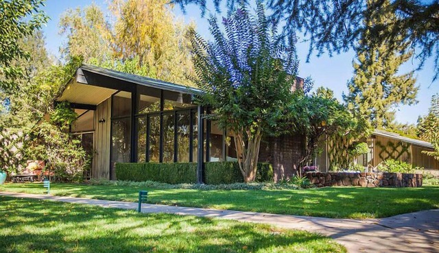 Mid-Century Modern Wine Country