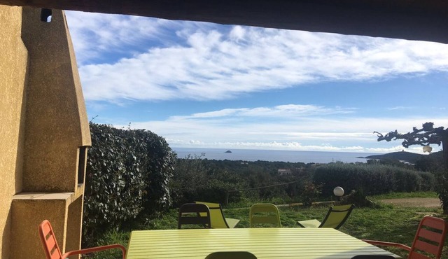 Mini-villa Di A Sarra sea view, 800m from the Pinarello pinewood beach
