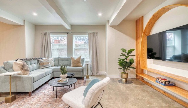 Mississippi Ave Compound | 7BR Sleeps 14