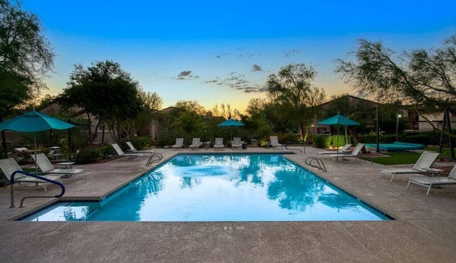 Modern 2-BR Condo near Kierland