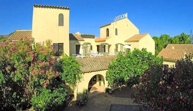Modern 3-Guest Apartment in L'Ile Rousse