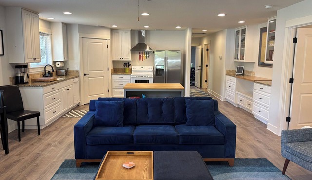Modern ADU on Micro Ranch – Private Getaway
