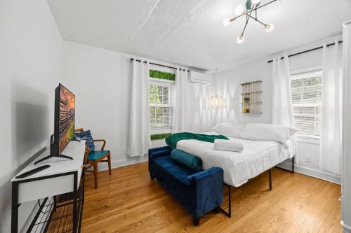 Modern Apartment with Parking & Prime Location