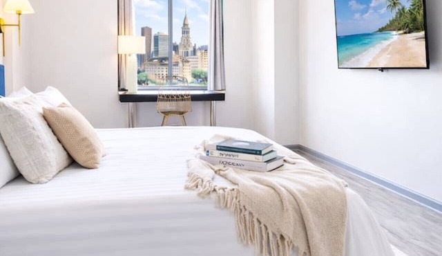 Modern Downtown Condo Near XL Center + Gym