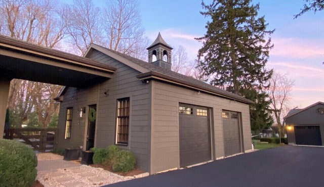 Modern & Elegant Carriage House on Paris Pike in Lexington