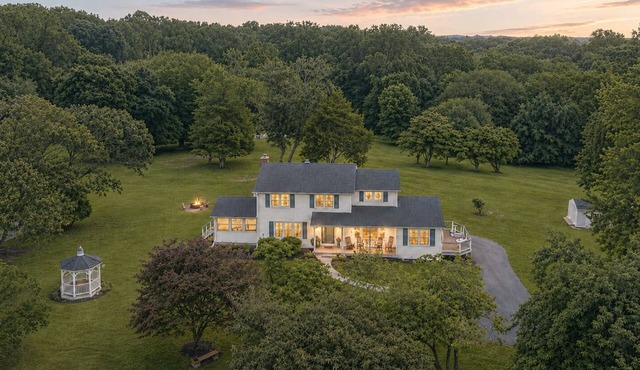 Modern Farmhouse: 12.5 Acres & 2 Fire Pits