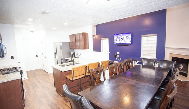 Modern Gathering House - Fire Pit - Ice Coffee - Near Atlanta - Sleeps 8
