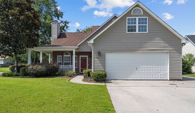 Modern house in Wilmington near beaches, UNCW in exclusive NorthChase community