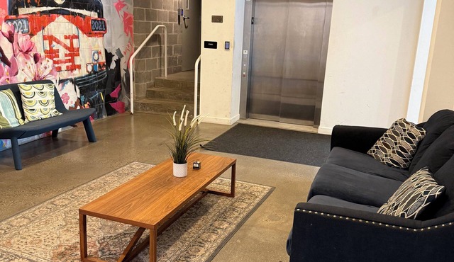 Modern & Spacious 2BR Apartment w/Gym & Parking and central AC