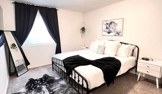 Modern & Stylish, King bed, WiFi
