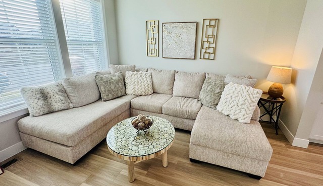 Modern Townhome in Fabulous Neighborhood!