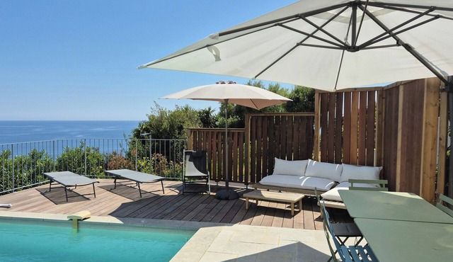 Modern villa with sea view in Erbalunga