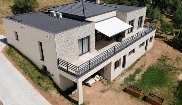 Modern villa with Spa and beautiful mountain view, near beaches and Ajaccio