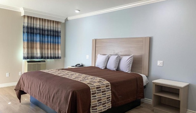 Mojave Inn