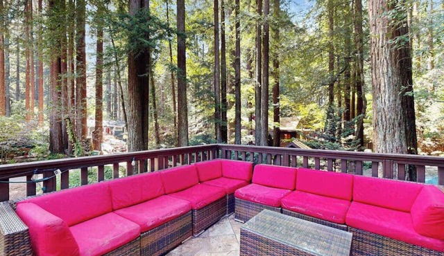 Monte Rio 2BR A-frame cabin with private hot tub — dog friendly