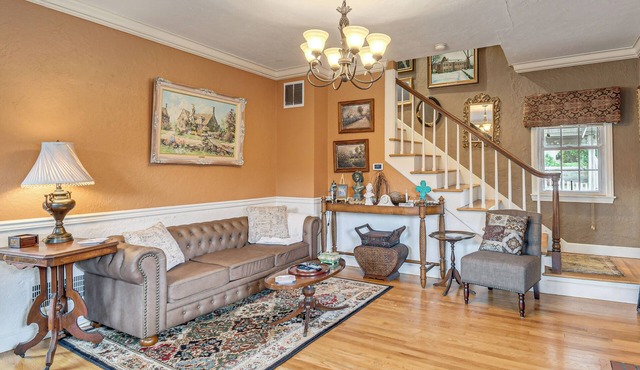 Monthly Stay Special! Cozy Cottage in Huntington