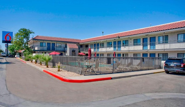 Motel 6-Kingman, AZ - Route 66 East