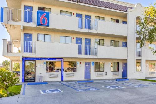 Motel 6-Phoenix, AZ - West
