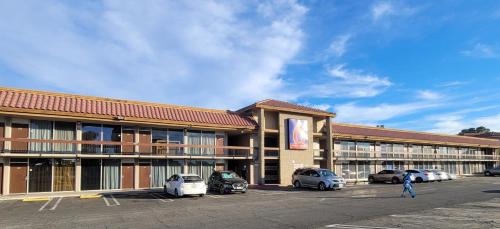 Motel 6 Victorville Green Tree Bvld