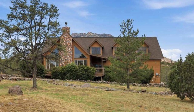 Mountain Lodge Retreat | Hot Tub Game Rooms Sleeps Large