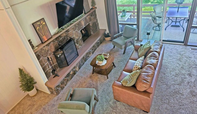 Mountain View Retreat ~Deck +grill! ~Jacuzzi Tub!