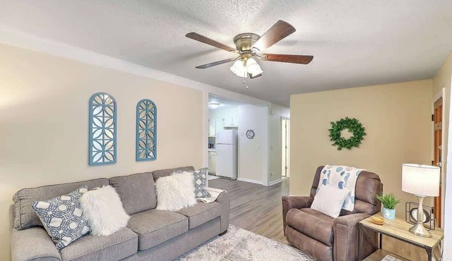 Near Charleston 3 Bed w/Fenced Yard Near Beach!