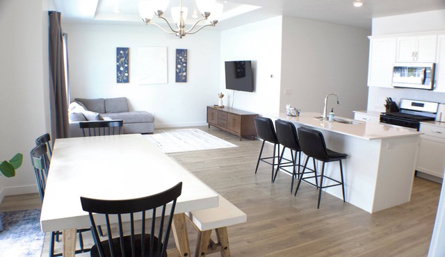 New and spacious 5-bedroom house!