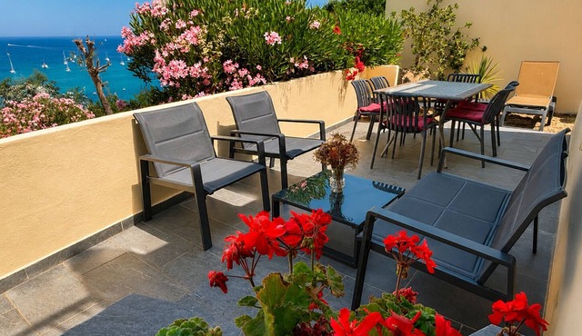 NEW APARTMENT WITH MAGNIFICENT VIEW OF SAINT FLORENT BAY