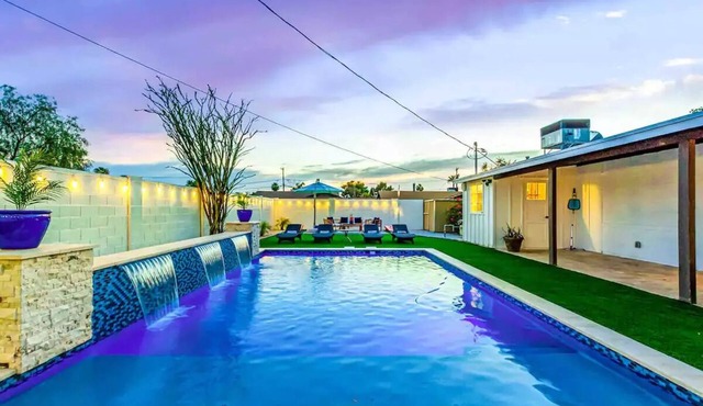 New! Blissful on Beatrice - Heated Pool, Mini Golf, Dog House, Outdoor Fire Pit