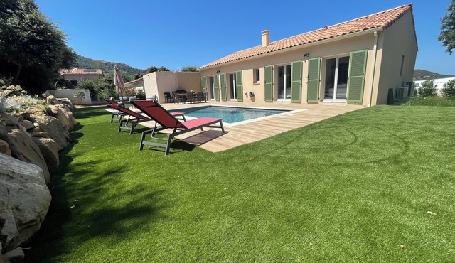 New, comfortable house close to the village. 10 minutes from Calvi's beaches.