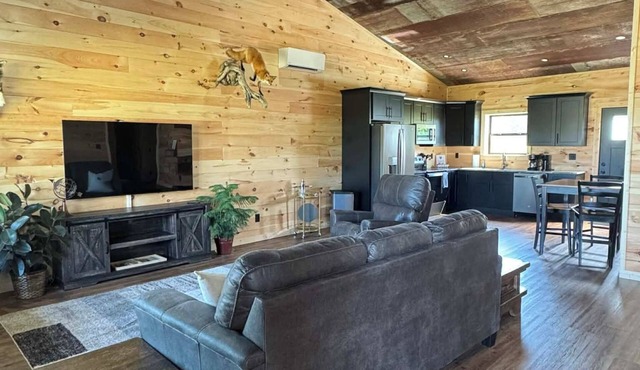 New Cozy Country barndominium located in Leitchfield, KY.