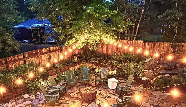 NEW Downtown ,Davis Avenue Luxury Lodge, Sleeps 20