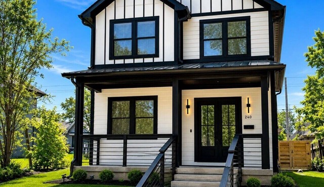 New Modern 4BR Retreat Sleeps 8 Near Downtown