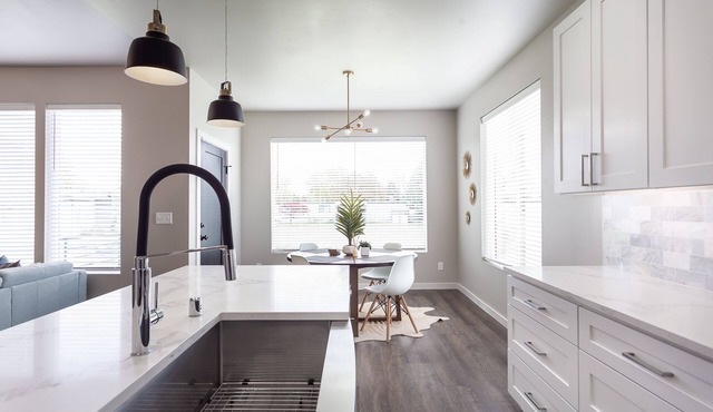 NEW MODERN HOME · Luxury Home in Spokane- Wifi- Over 3,200 Square Ft