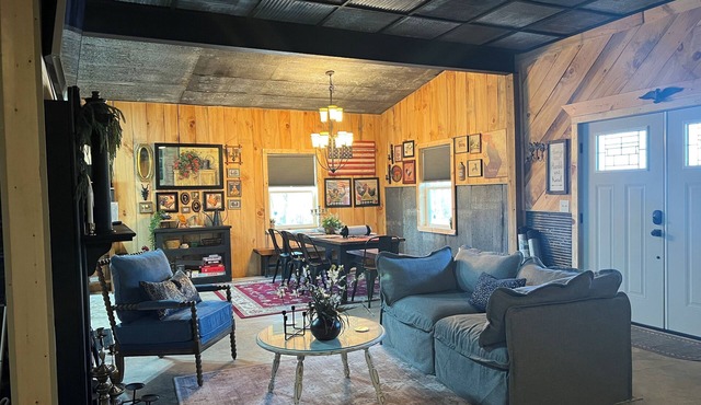 New One of a kind Barndo with fiberWiFi, in tranquil Burnside