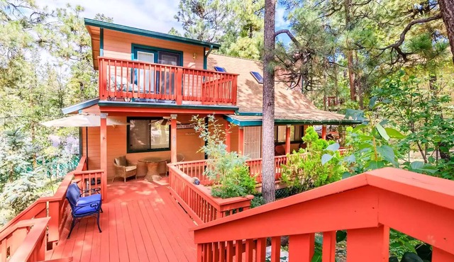 NEW! Pinetop Cottage in the Pines - Relax, Hike, Bike & Fish!
