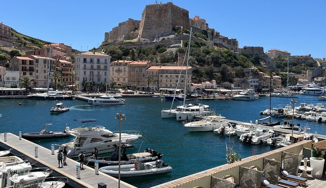 New renovated apartment on Bonifacio Marina