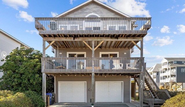 New Rental! Pet-friendly beach house in Surf City with gorgeous ocean views!