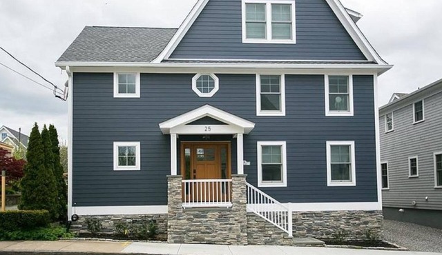 Newly built 5 star house in the heart of Newport's Yachting Village