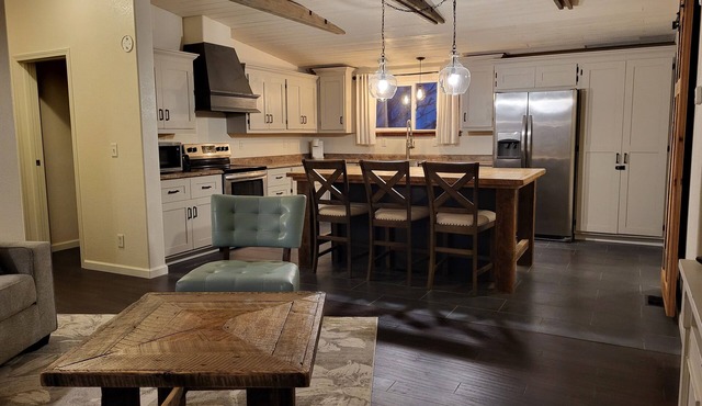 Newly Remodeled 3-bedroom house in Asotin with AC, WiFi. Enjoy your stay