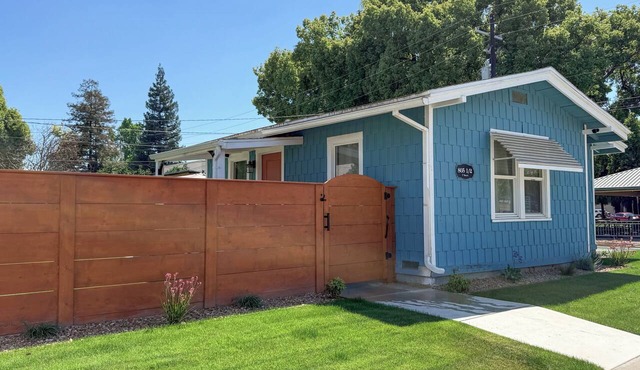 Newly Remodeled Guesthouse Near Parks & Downtown